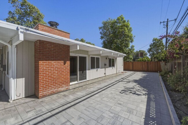 Building Photo - 2563 Greer Rd