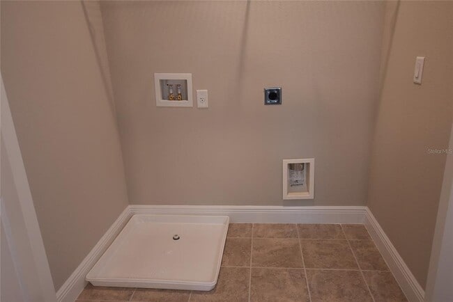 Building Photo - 7067 Carrickbend Ln
