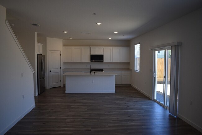 Building Photo - 4123 Scarlet Ct