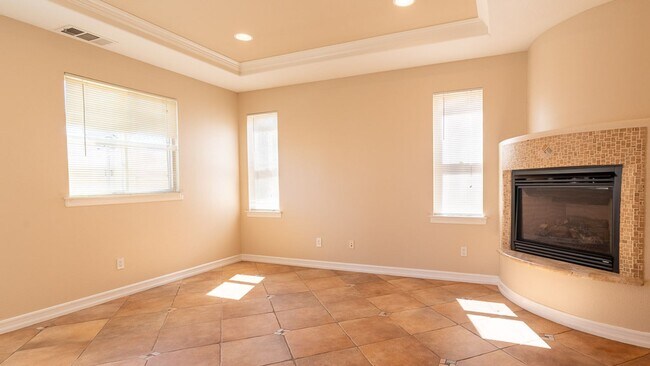 Building Photo - Huge Bay Front 3 Bed 2.5 Bath