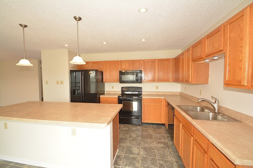 Building Photo - 14289 Weeping Cherry Dr