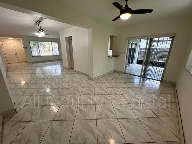 Building Photo - 8640 Wilshire Dr