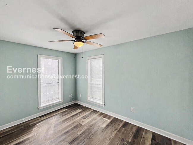 Building Photo - 810 Madison St