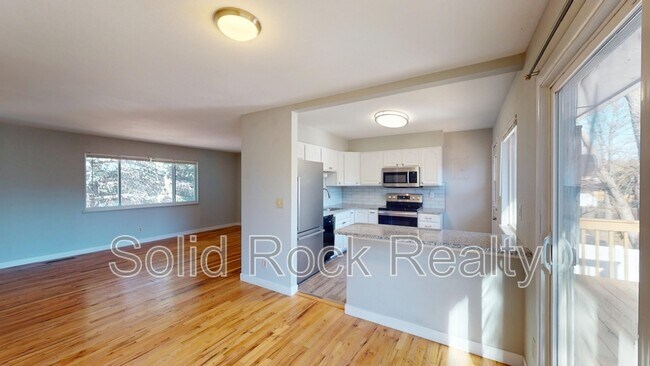 Building Photo - 1615 Shasta Dr