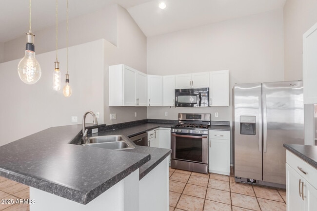 Building Photo - 8156 W Tonto Ln