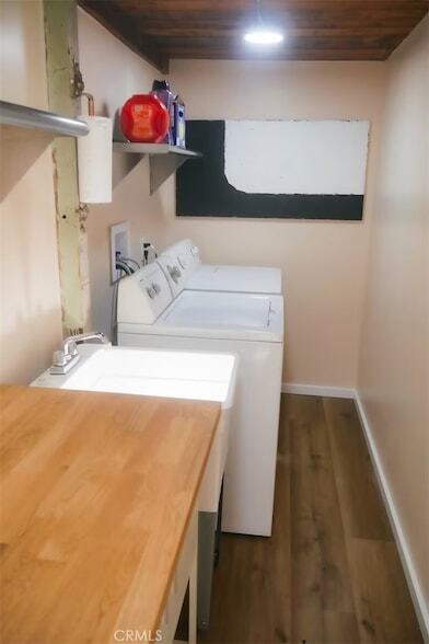 Building Photo - 1316 N Hollywood Way