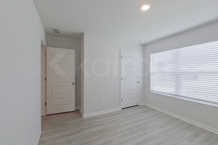 Building Photo - 127 Swallowtail Ln