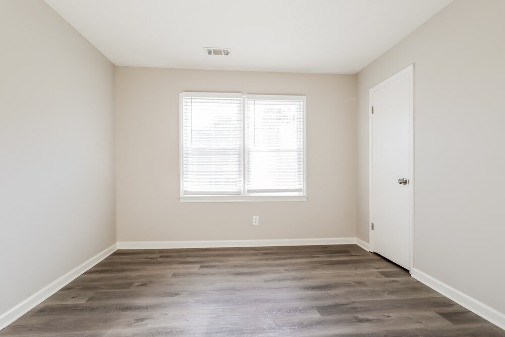 Building Photo - 375 Springlake Dr