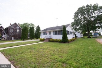 Building Photo - 110 Middle St