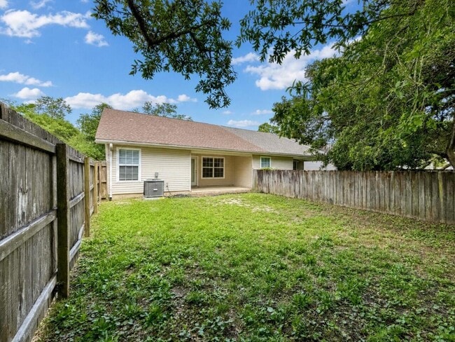 Building Photo - 697 Ferguson Dr