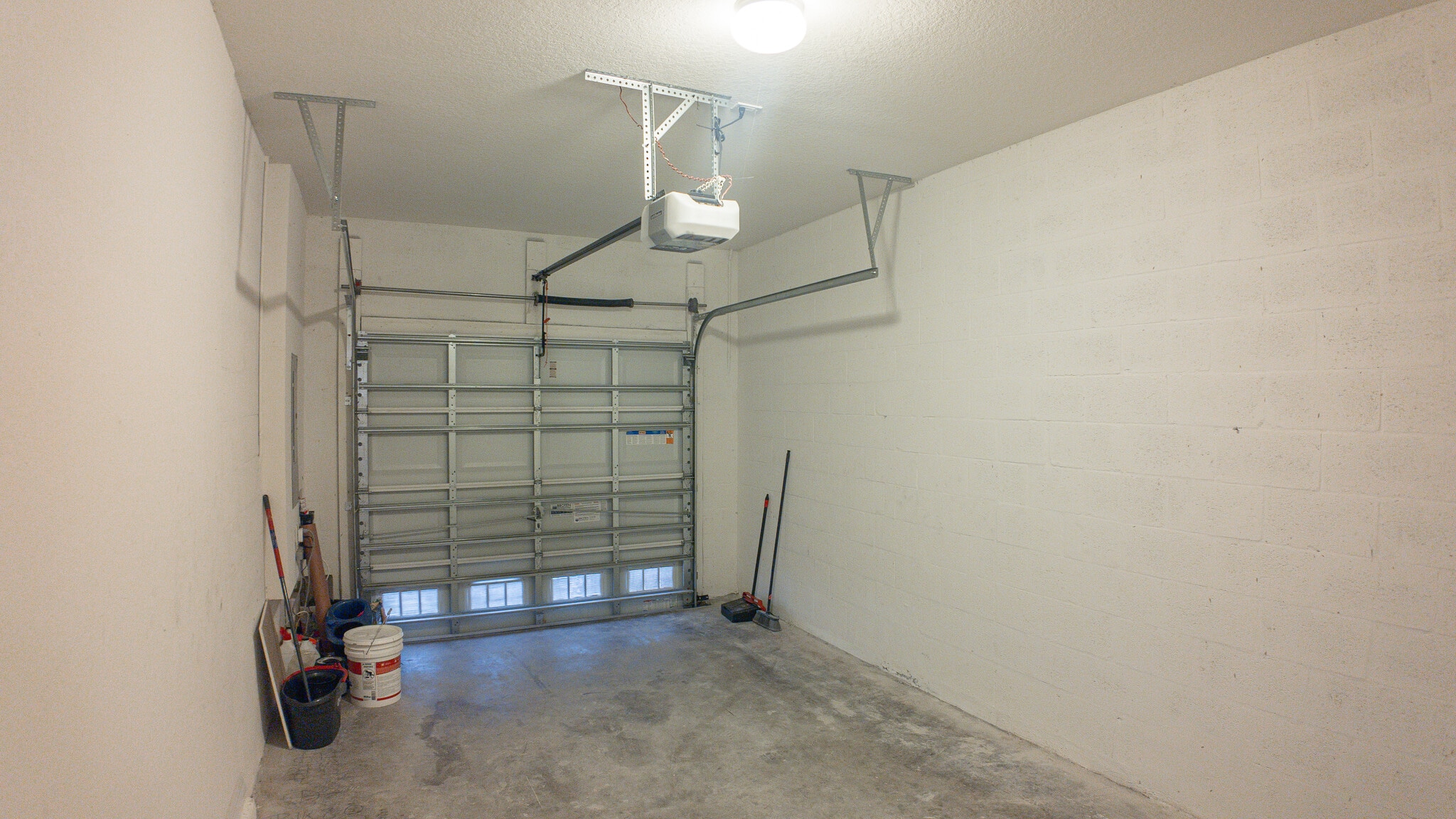 Building Photo - 1042 NW 33rd Mnr