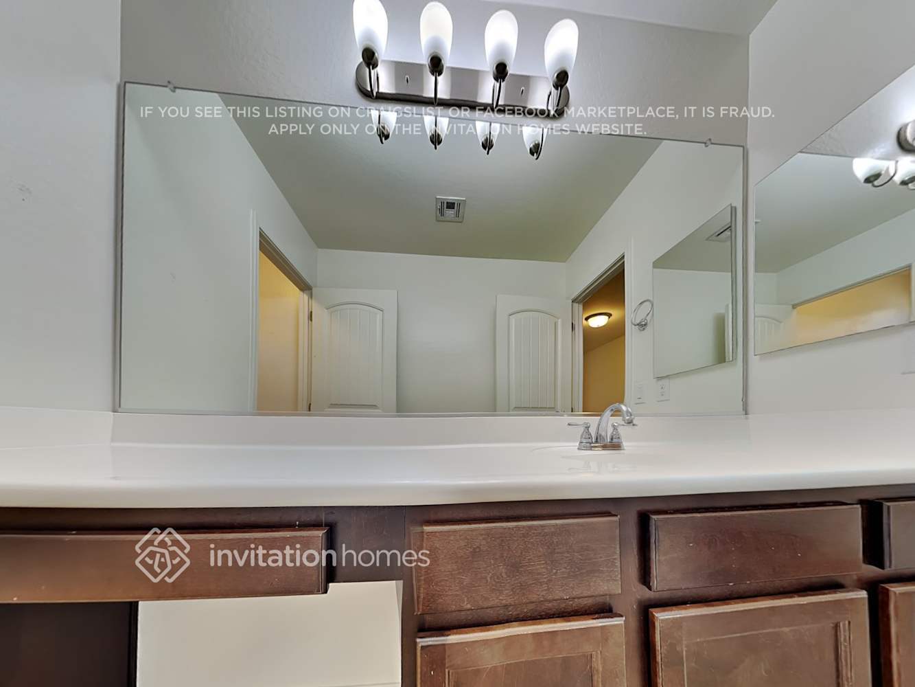 Building Photo - 1265 E Palomino Way