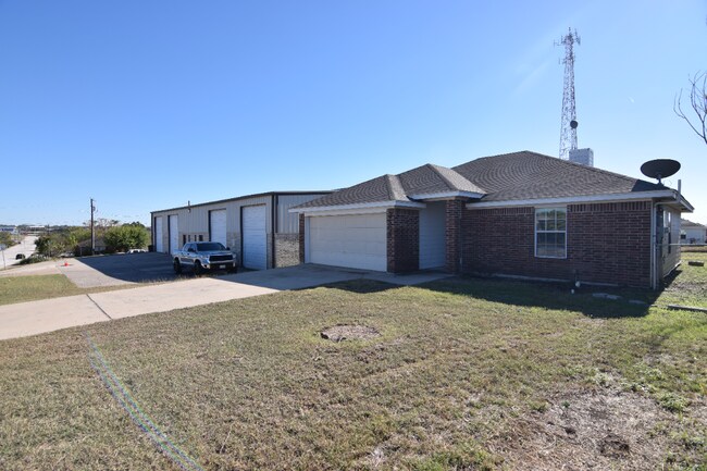 Building Photo - 2509 Saulsbury Dr