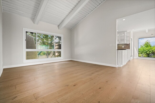 Building Photo - 16946 Encino Hills Dr