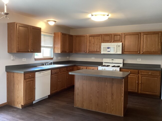 Building Photo - 27450 W Fawn Lake Ct