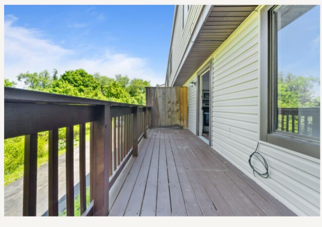 Building Photo - Recently Updated Home in Canonsburg!