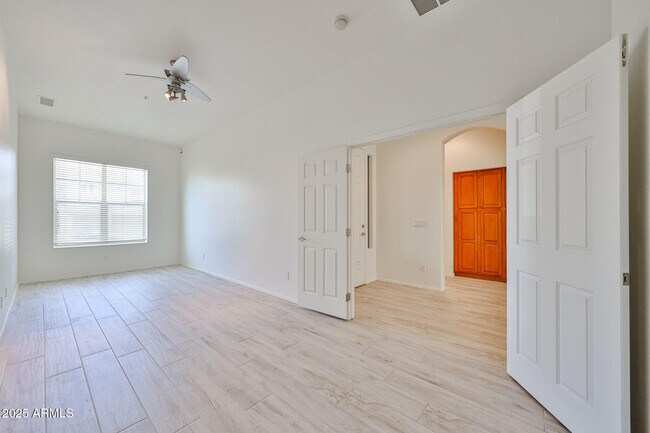 Building Photo - 30870 N 125th Dr