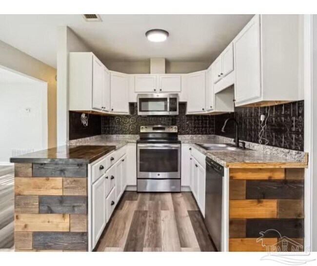 Building Photo - 918 Fremont Ave