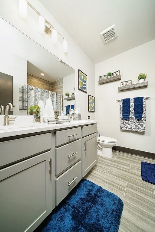 Full Bath - 64 Fern Ave