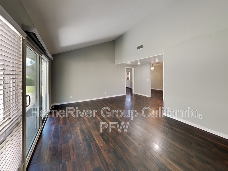 Building Photo - 2862 Hillman St