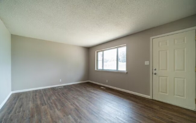 Building Photo - 2588 Maybury Rd