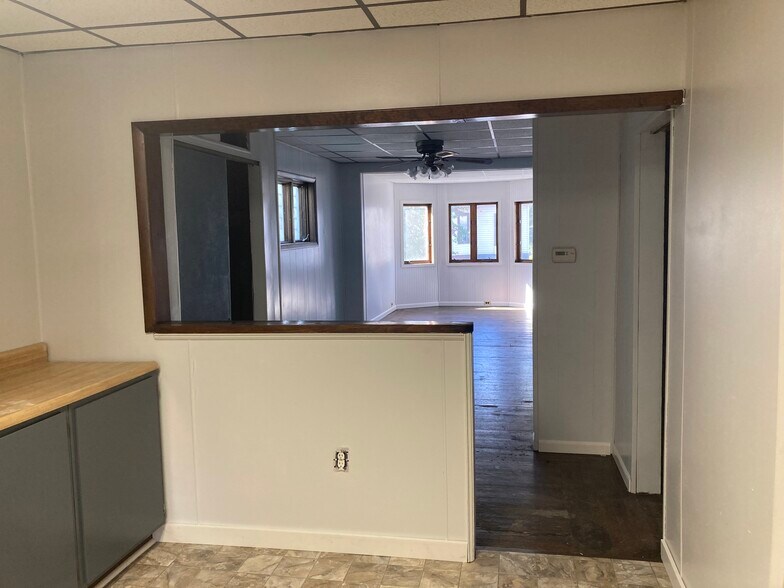 Building Photo - 70 6th Ave