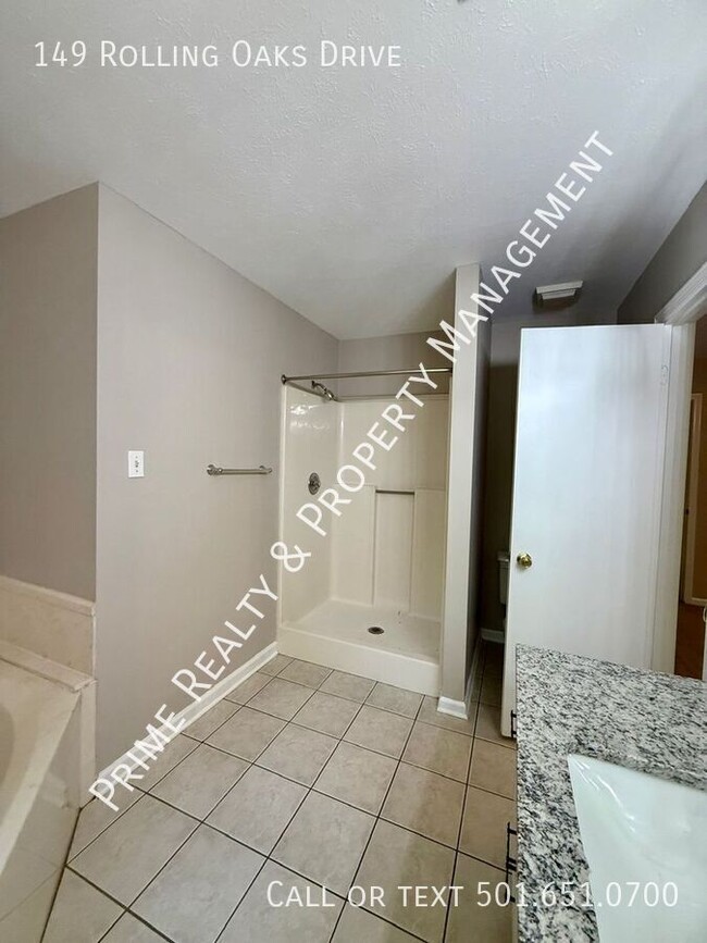 Building Photo - 149 Rolling Oaks Dr