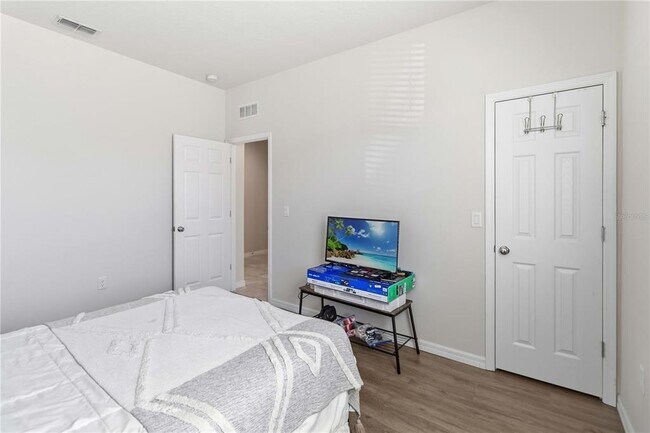 Building Photo - 17241 Goldcrest Loop