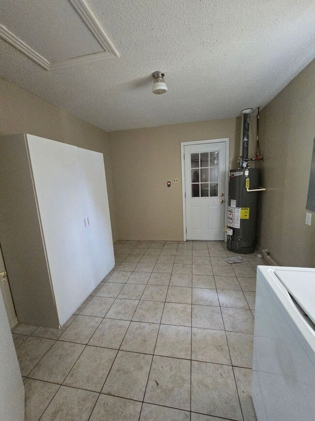 Building Photo - $500 Off 1st Month Special