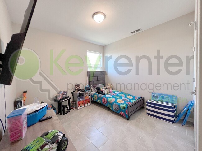 Building Photo - 4708 Ensenada Ave