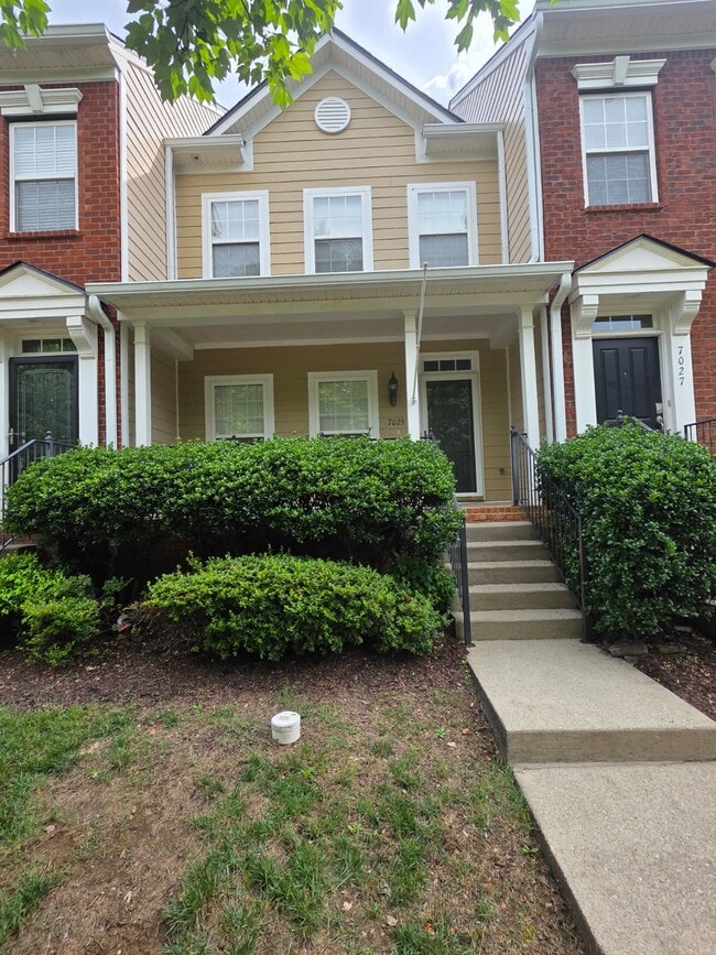 Building Photo - 7025 Sunnywood Dr