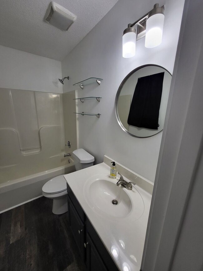 Building Photo - BEAUTIFUL Ranch Home