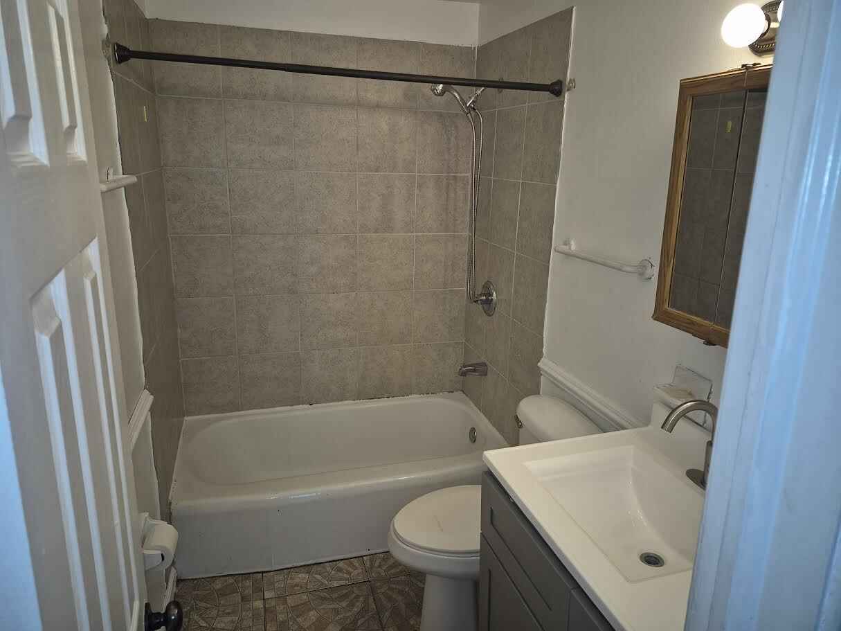 Building Photo - 4108 Edwards Rd