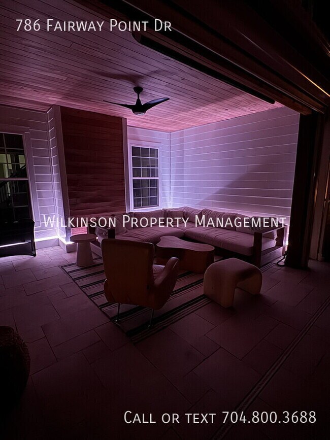 Building Photo - 786 Fairway Point Dr