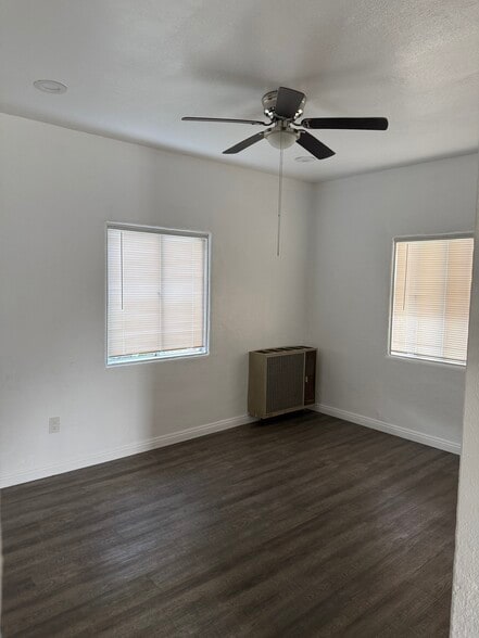 Living room - 910 S Marengo Ave