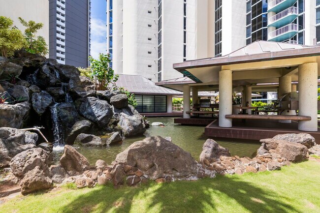 Building Photo - 1212 Nuuanu Ave