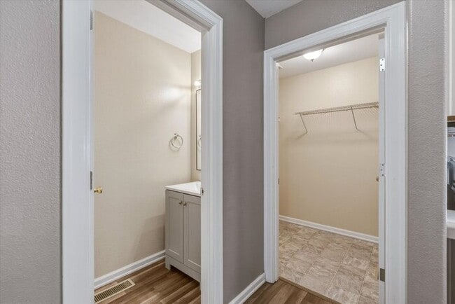 Building Photo - THREE BEDROOM PLUS BONUS OR FOURTH BEDROOM