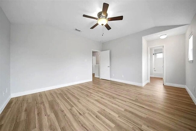Building Photo - 1427 Hade Falls Ln