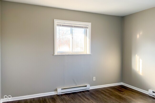 Building Photo - 5905 Devington Rd