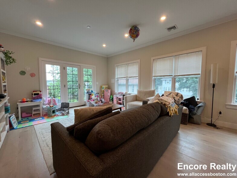 Building Photo - 39 Cummins Hwy