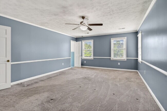Building Photo - 636 N Wilkinson Dr