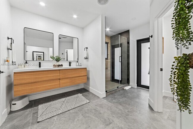 Building Photo - 14875 SW 212th St