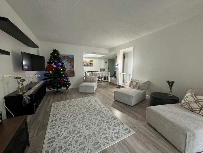 Primary Photo - 3730 Inverrary Dr