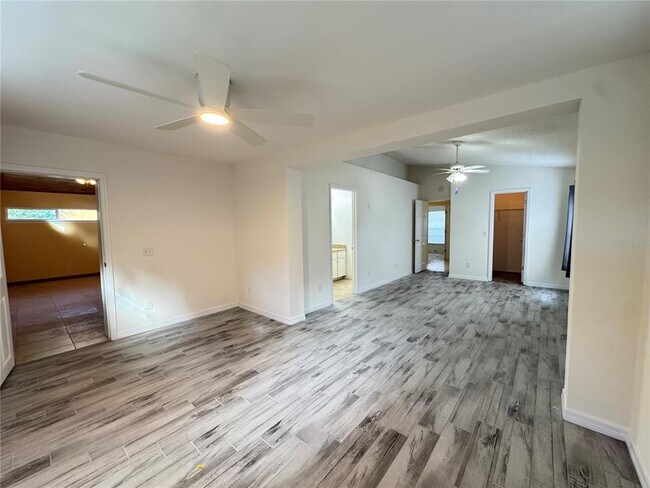 Building Photo - 3350 Lake Tiny Cir