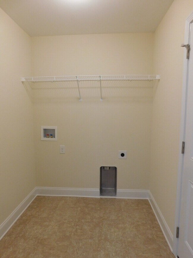 Building Photo - 300 Churchill Court  - Derby Park Subdivision