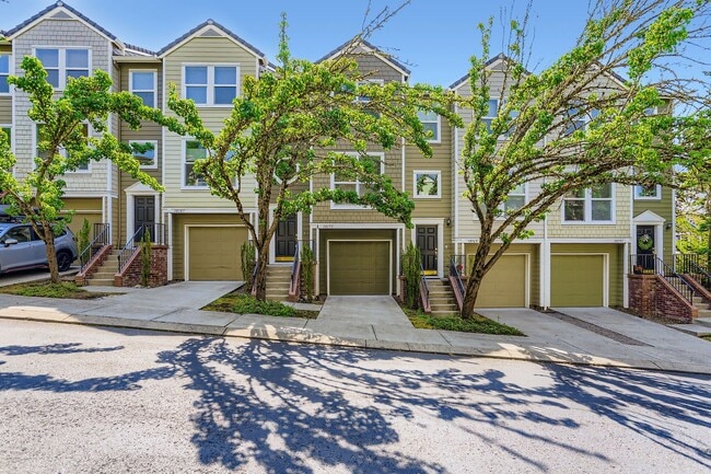 Building Photo - Elegant Forest Heights 3 bedroom, 3 bath Brownstone Home!