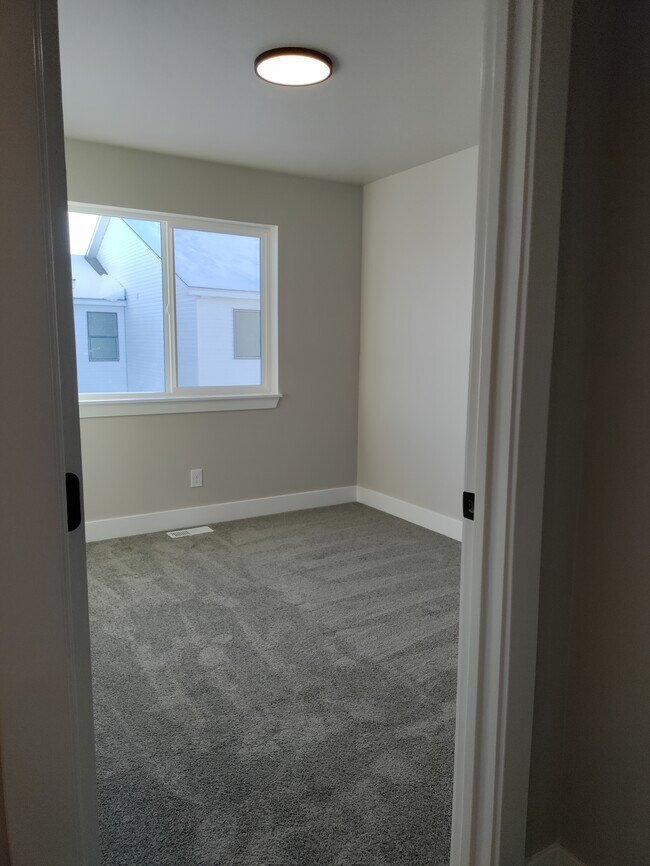 Building Photo - 2919 Homewood Dr