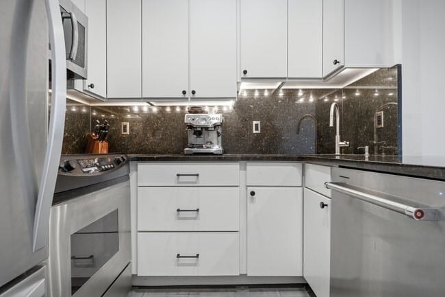 Building Photo - 416 Columbus Ave