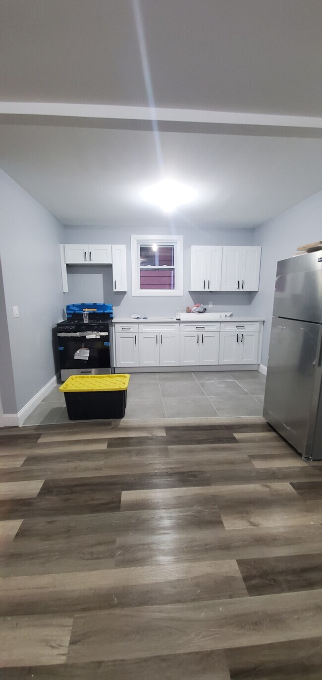 Building Photo - 47 Winter Ave