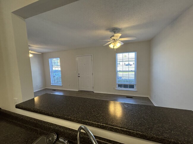 Building Photo - 3 BD 2 BA APARTMENT BY TTU FOR RENT